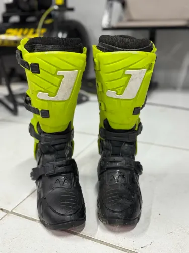 BOTA JET DE TRILHA