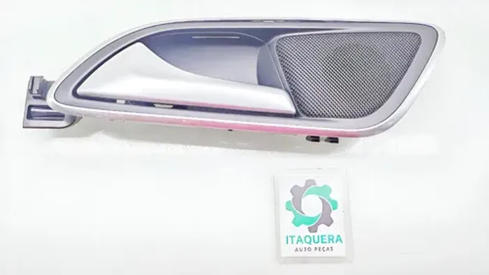 Maçaneta Interna Traseira Esquerda Mercedes A200 Ano 2015 Traseira