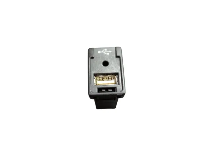 Tomada Usb Hilux Sw4 2.8 2019 