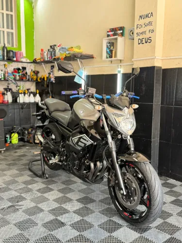 Vende-Se Yamanha XJ6 N/ABS 2019