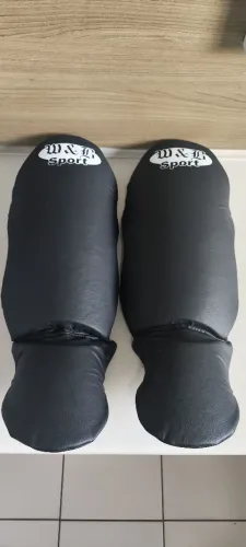 Caneleira para Muay Thai W&B Sport - Par - Excelente Estado