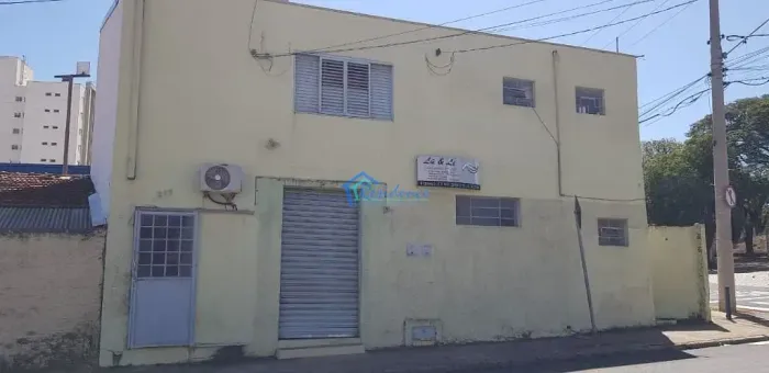 Area comercial com 2 salas e 2 casas a venda na rua Tupi