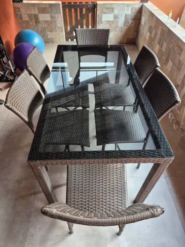 Mesa 6 lugares com tampo de vidro
