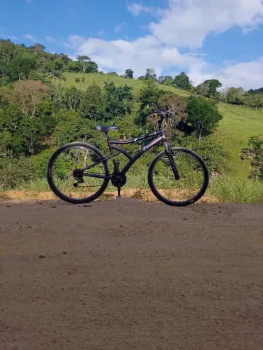 Vende-se bicicleta, excelente pra o dia a dia, trabalho e rolê