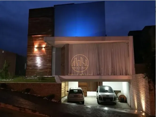 Casa de condomínio para venda tem 420 metros quadrados com 3 quartos