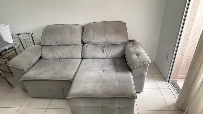 Vendo sofá usado 1 ano