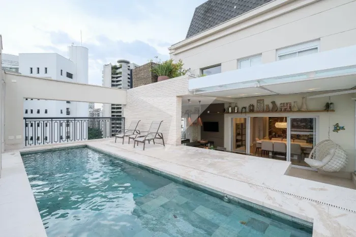Cobertura duplex à venda na Vila Nova Conceição