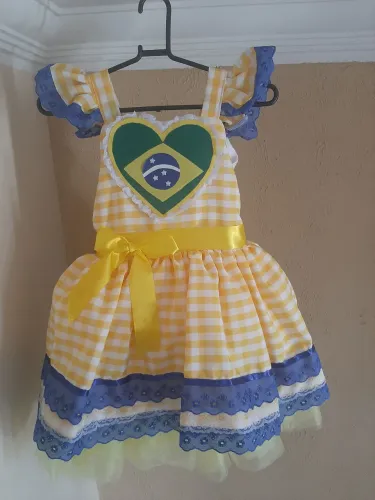Vestido caipira do Brasil
