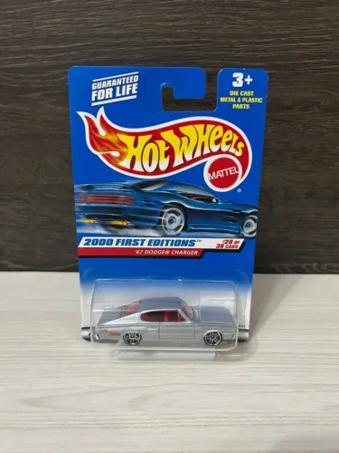 Hot Wheels Vintage '67 Dodge Charger Interior vermelho