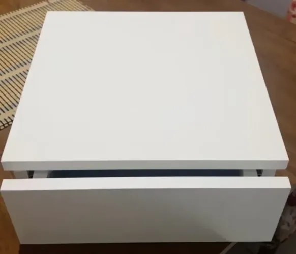 Vendo mesa cabeceira  suspensa!