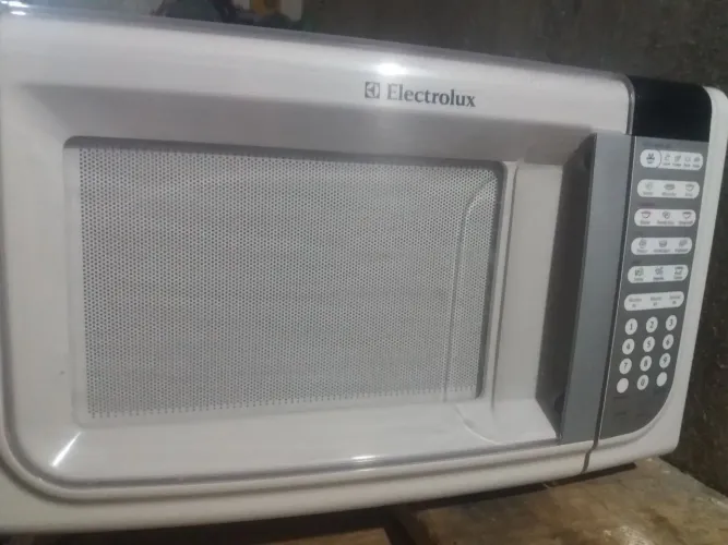 Microondas da Electrolux 31 litros.em otimo estado.