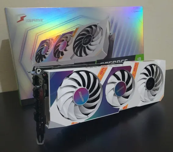 RTX 3060 Ultra 12Gb VRAM - igame branca -colorfull
