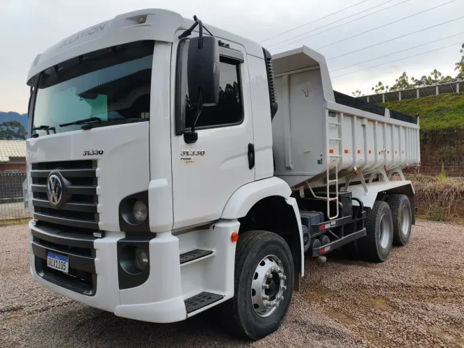 Costellation 31-330 6X4 Caçamba 