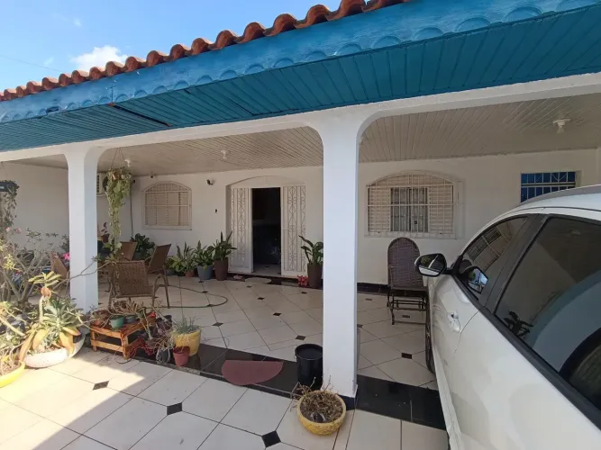 Vendo Ágio 95mil ou Alugo 2.200 excelente casa bairro Tijucal