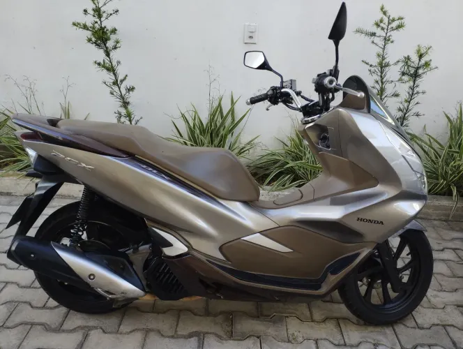 Honda PCX DLX 2022 PRATA 