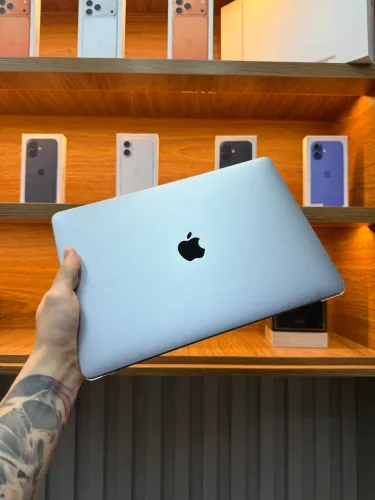 MACBOOK PRO M2 256/16GB (SEMINOVO)