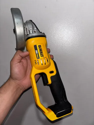 Lixadeira dewalt a bateria ( sem bateria)