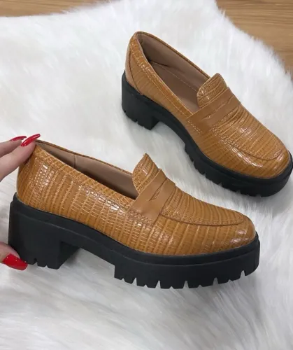 Sapato mocassim bege