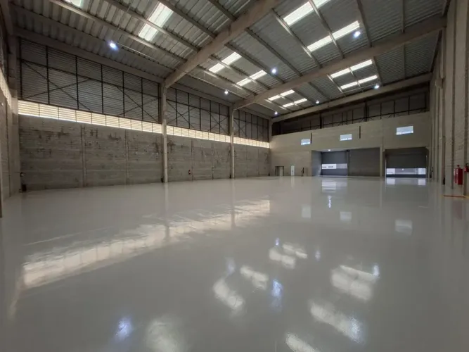 GALPÃO INDUSTRIAL / LOGÍSTICO 2.600 m² | LOCAÇÃO OU VENDA