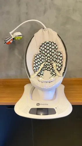 Cadeira de balanço bebê 4moms