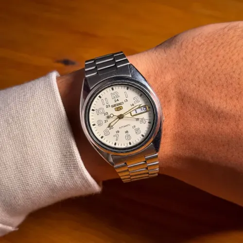 Relógio Seiko 5 Automático SNK803 - Mostrador Bege