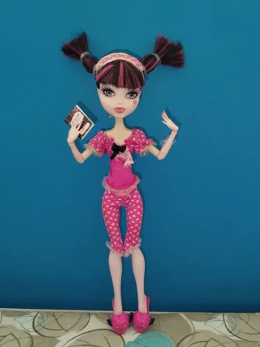 Monster High Draculaura Dead Tired