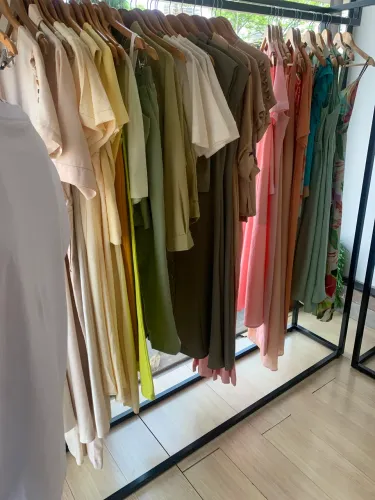Roupas multimarcas unissex estoque