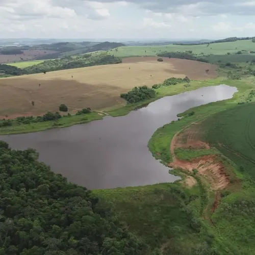 EXCELENTE FAZENDA A VENDA NA REGIÃO DE TAQUARITUBA - SP ?? Formação: Agricultura e Pecuári