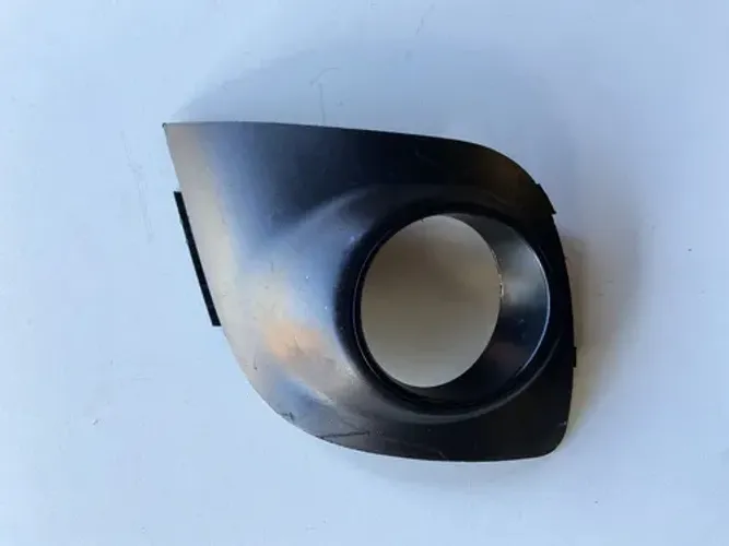 Moldura Farol De Milha L.e Citröen C3 Picasso 2011 2012 Preto Esquerdo