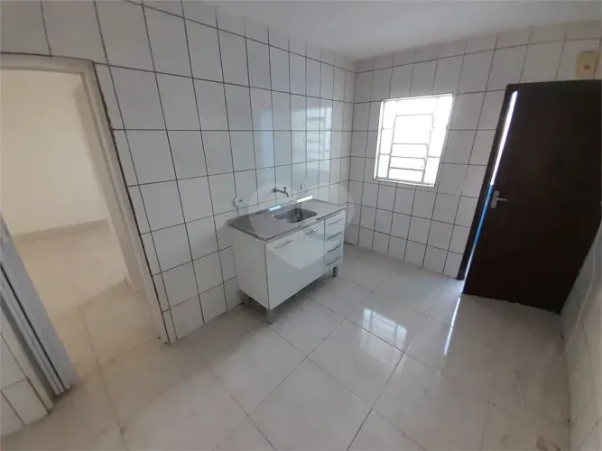 Casa de vila com 1 quartos para locação em Jardim pazini - SP