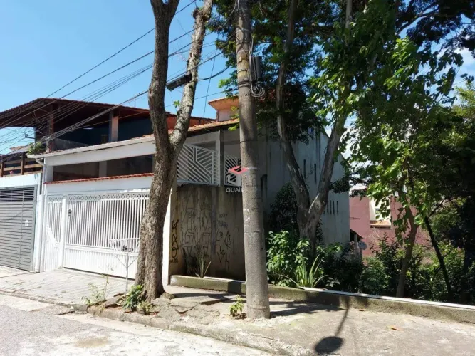SOBRADO 201 m² Localizado No Bairro Alzira Santo André - SP
