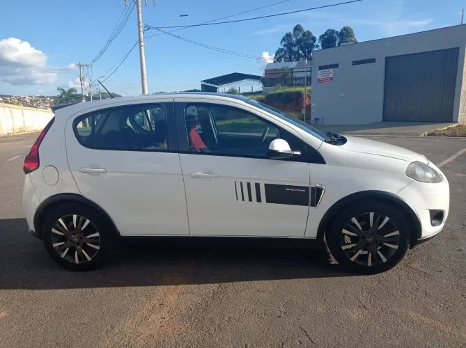 Fiat Palio Sporting 1.6 Flex 16V 5P 2015