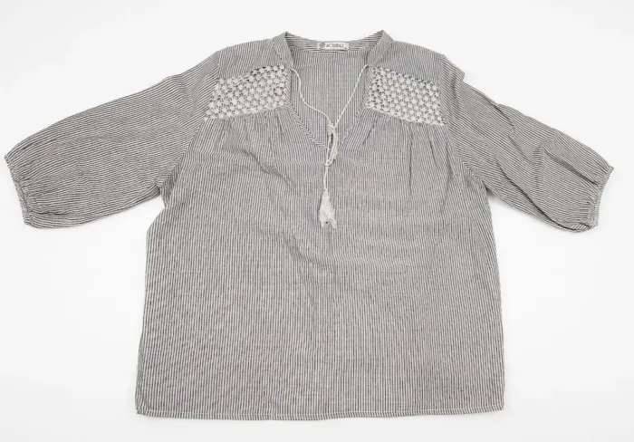 Bata Blusa Listrada Boho Chic Linho/Algodão Detalhe Renda