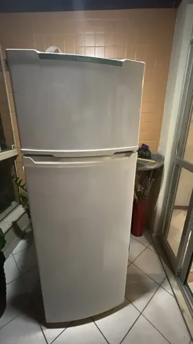 Geladeira Consul 220V
