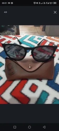 óculos de sol da marca Ray-Ban, modelo Erika. LEIA O ANÚNCIO