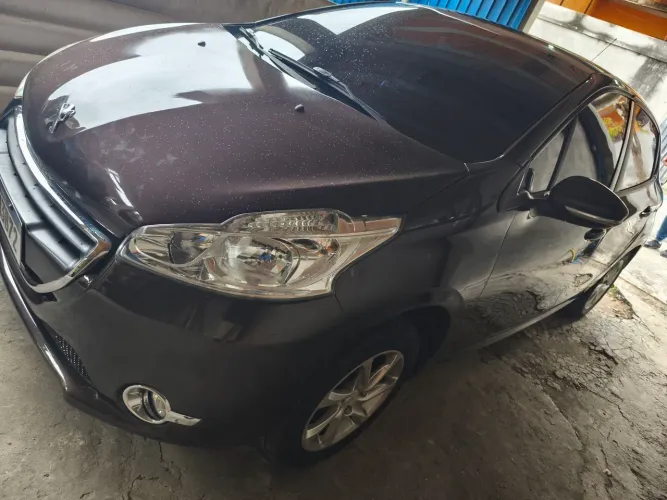 Peugeot 208 Allure 1.5 Flex 8V 5P 2014