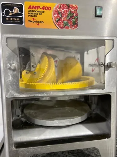 Abridora de Massa de Pizza Skymsen Modelo AMP-400.
