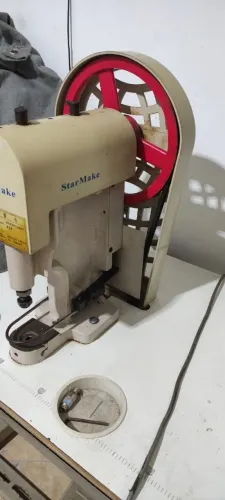 Máquina de pressão colocar botão em vários tipos de tecido