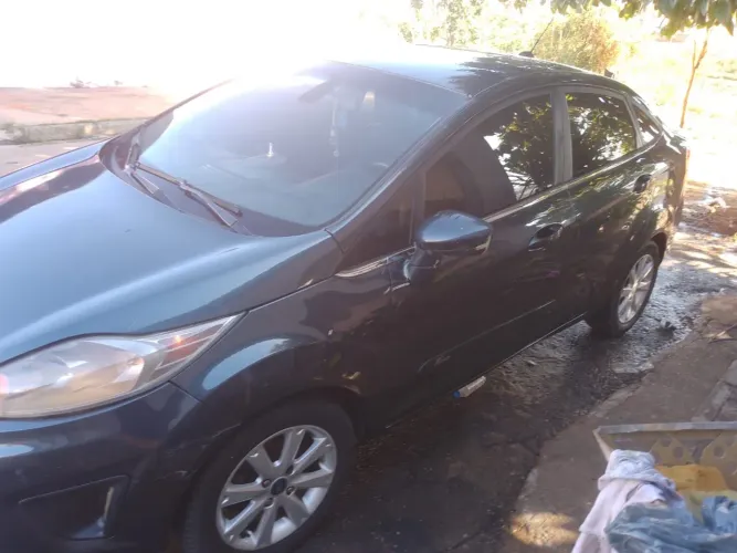 Ford Fiesta Sedan SE 1.6 16V Flex 4P 2011