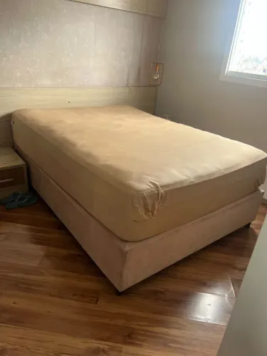 Colchão de casal mais a base