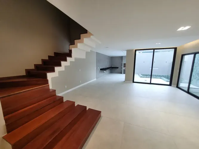 Quartzo Vendo Casa Nova de 4/4 Sendo 3 Suítes com piscina e área Gourmet bairro Mangueirão