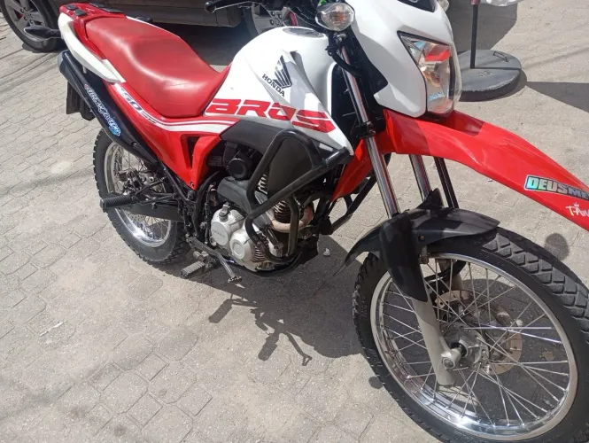 Vendo Bros esdd 2019, particular moto impecável,conforto e boa estabilidade 