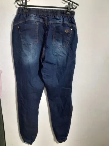 Pacote de roupas usadas