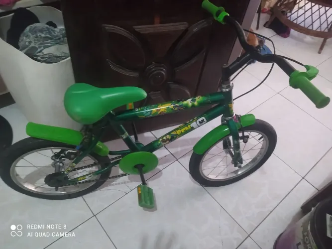 Vende-se uma bicicleta aro 16