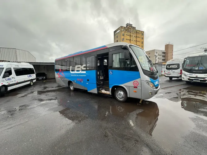Micro ônibus senior executivo