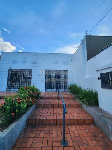 Salas comerciais a venda no Parque Industrial com 02 banheiros, 02 salões principais e áre