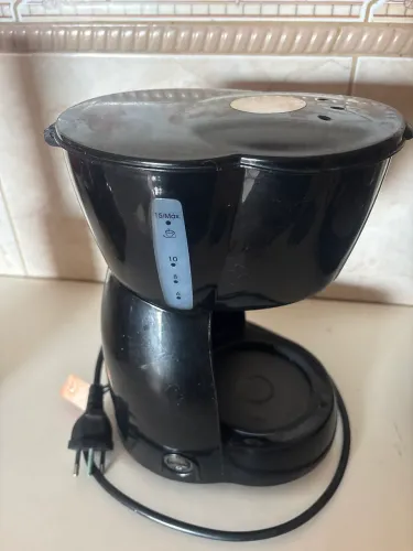 Vendo liquidificador e cafeteira seminovos