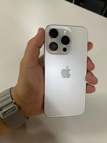 iPhone 15 pro 256gb todo original
