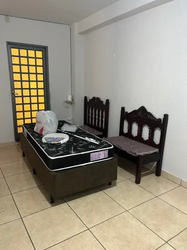 Alugo kitinet com mobília ou sem
