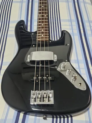 Contra baixo gianini anos 80 cap fender